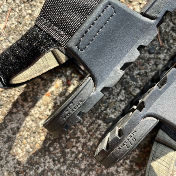 Bedrock Cairn Evo sandals women’s 7 / men’s 6 in Charcoal - Picture 8 of 10